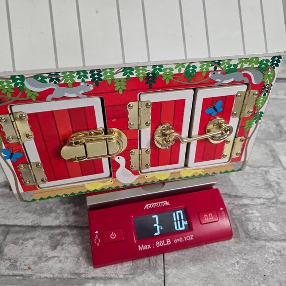 Toy Barn Melissa & Doug WOODEN LATCHES BARN 6 Hinged Doors Play & Learn - Picture 11 of 11